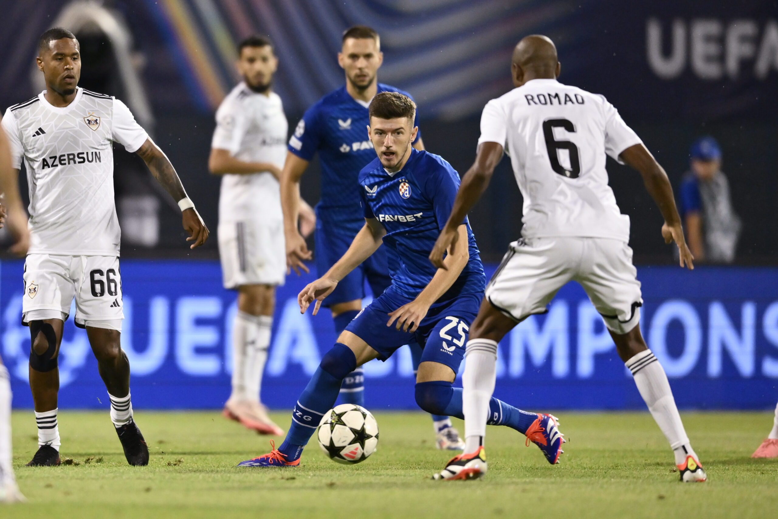 Dinamo Zagreb vs Qarabag (02:00 – 21/08) | Xem lại trận đấu